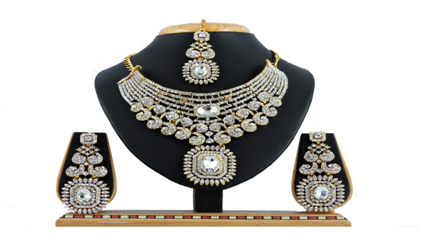 Features of Necklaces
